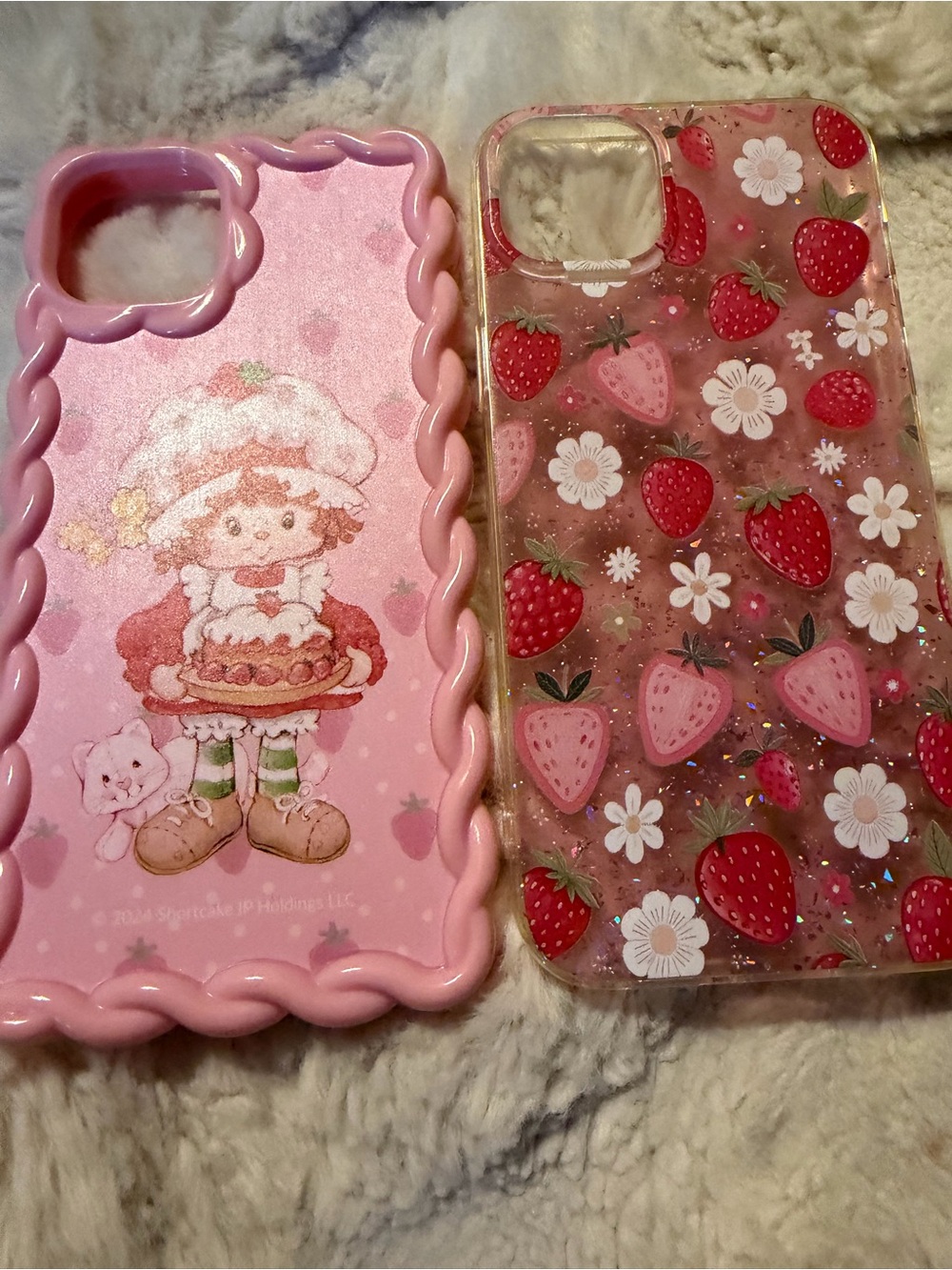 SHEIN  Strawberry Shortcake & Strawberry glitter Print Phone Case Duo -15 plus